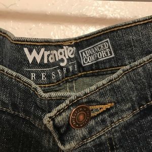 wrangler reserve advanced comfort cargo pants